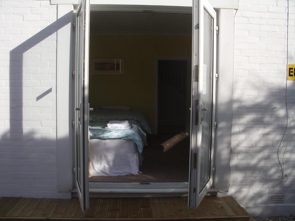 Barbie House ,Opposite The Beach & Paignton Pier , 2 Bedroom Apartment With Private Car Space & Garden , Free Access Next Door To The Stunning Ballet & Make Up School & A Beautiful Ladys Beauty Salon (Adults Only) Pokój zdjęcie