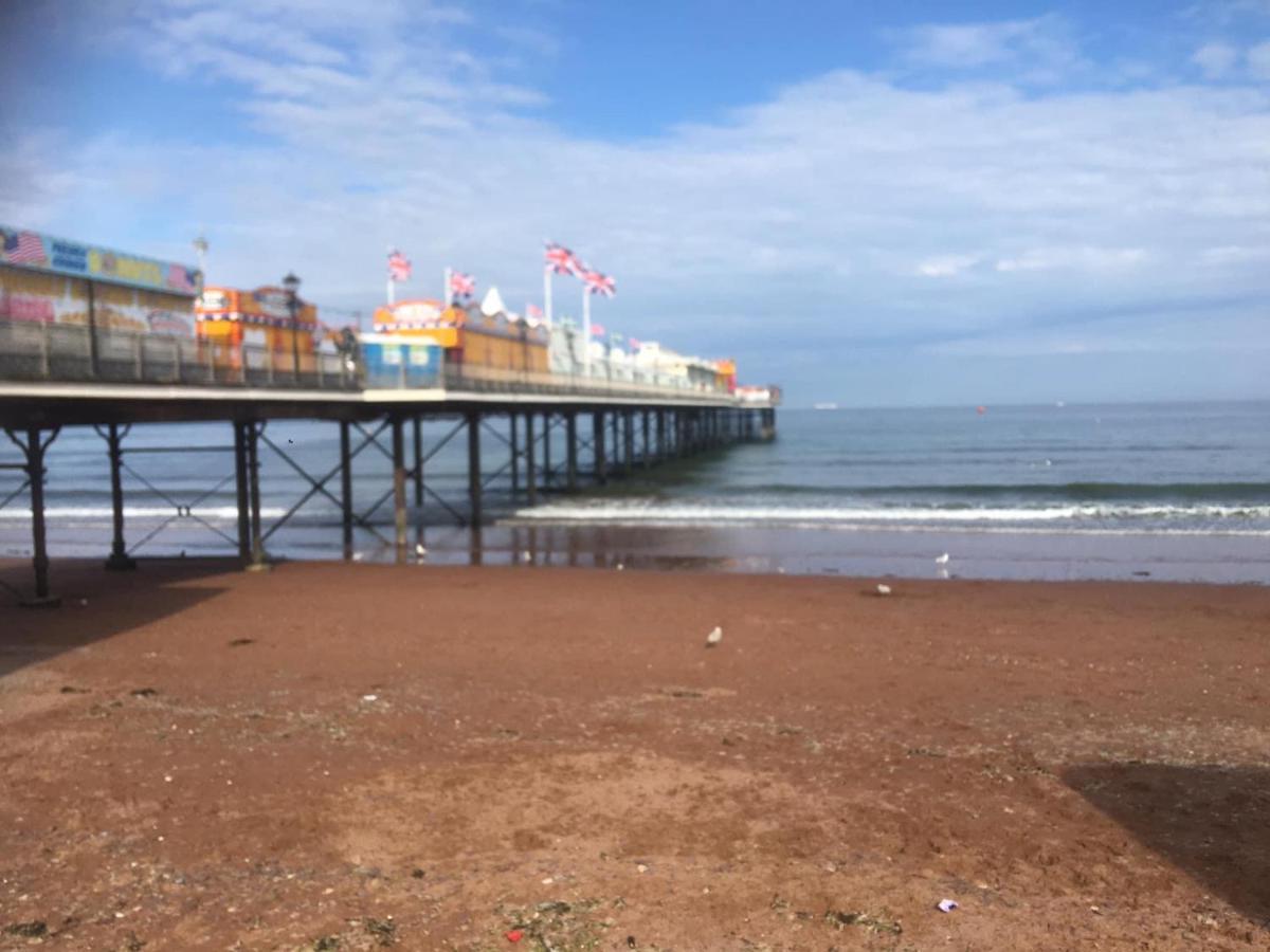 Barbie House ,Opposite The Beach & Paignton Pier , 2 Bedroom Apartment With Private Car Space & Garden , Free Access Next Door To The Stunning Ballet & Make Up School & A Beautiful Ladys Beauty Salon (Adults Only) Zewnętrze zdjęcie