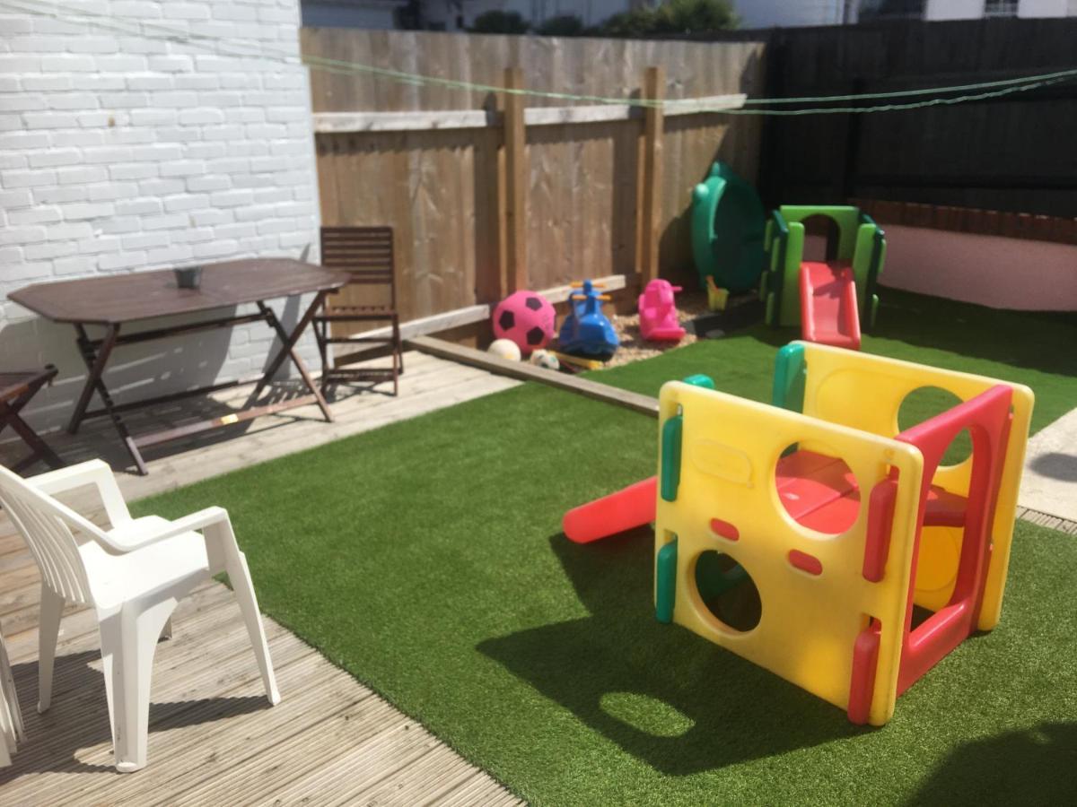 Barbie House ,Opposite The Beach & Paignton Pier , 2 Bedroom Apartment With Private Car Space & Garden , Free Access Next Door To The Stunning Ballet & Make Up School & A Beautiful Ladys Beauty Salon (Adults Only) Zewnętrze zdjęcie