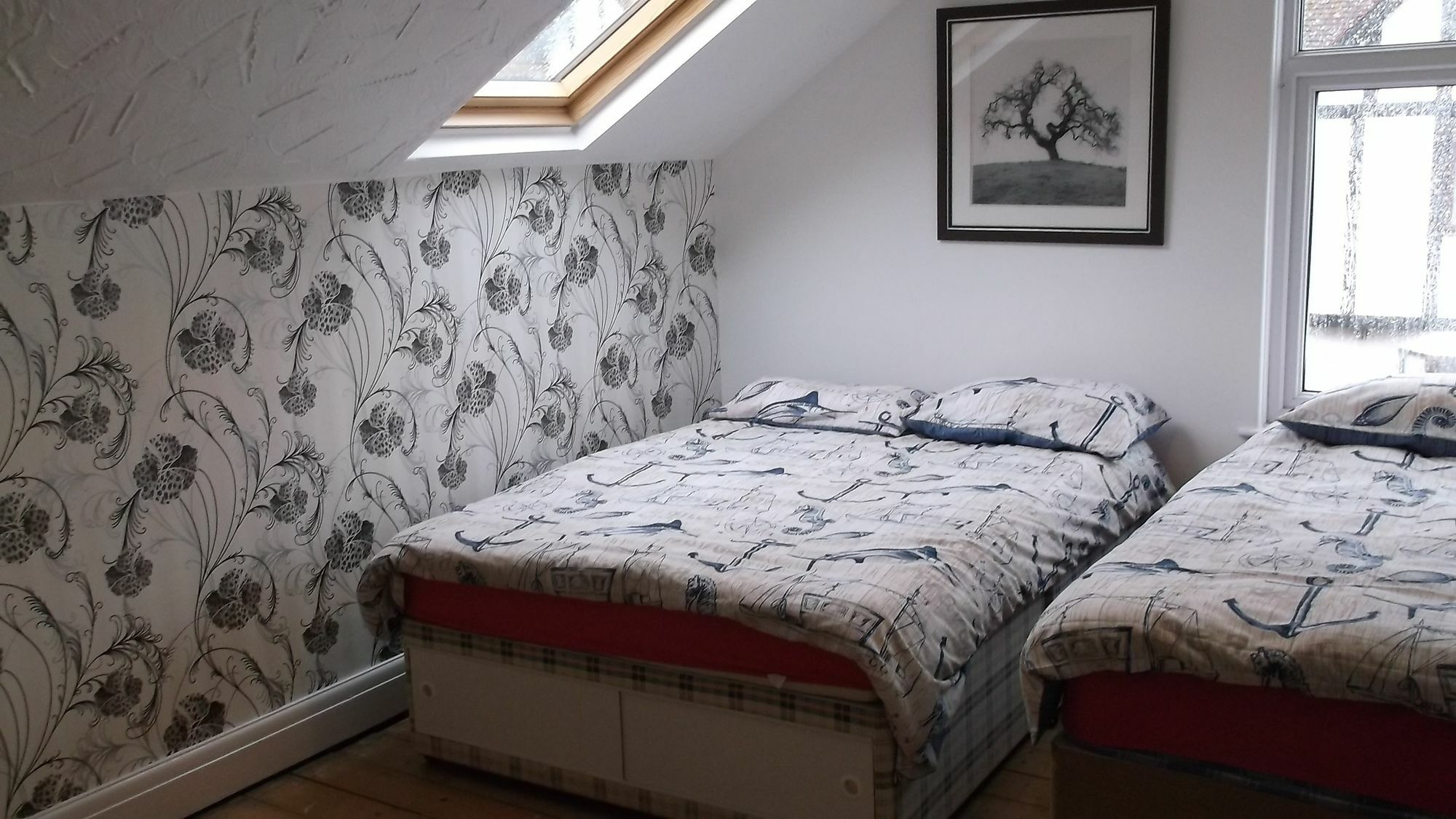 Barbie House ,Opposite The Beach & Paignton Pier , 2 Bedroom Apartment With Private Car Space & Garden , Free Access Next Door To The Stunning Ballet & Make Up School & A Beautiful Ladys Beauty Salon (Adults Only) Zewnętrze zdjęcie