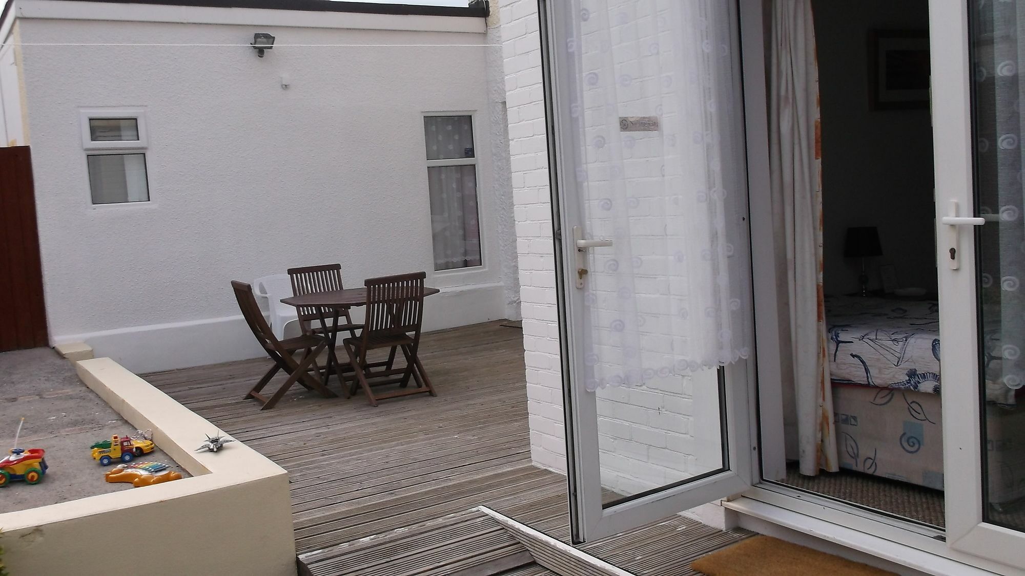 Barbie House ,Opposite The Beach & Paignton Pier , 2 Bedroom Apartment With Private Car Space & Garden , Free Access Next Door To The Stunning Ballet & Make Up School & A Beautiful Ladys Beauty Salon (Adults Only) Zewnętrze zdjęcie